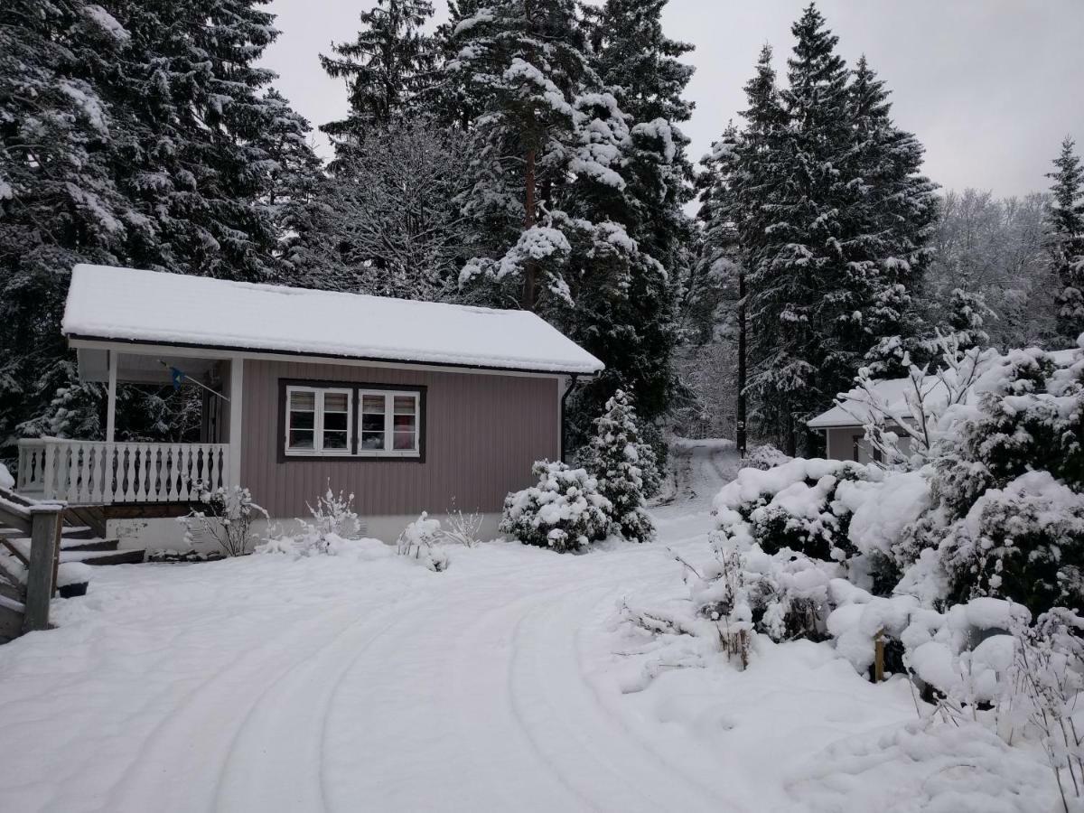 Comfortable Cottage At Scenic Lake Landvetter Buitenkant foto