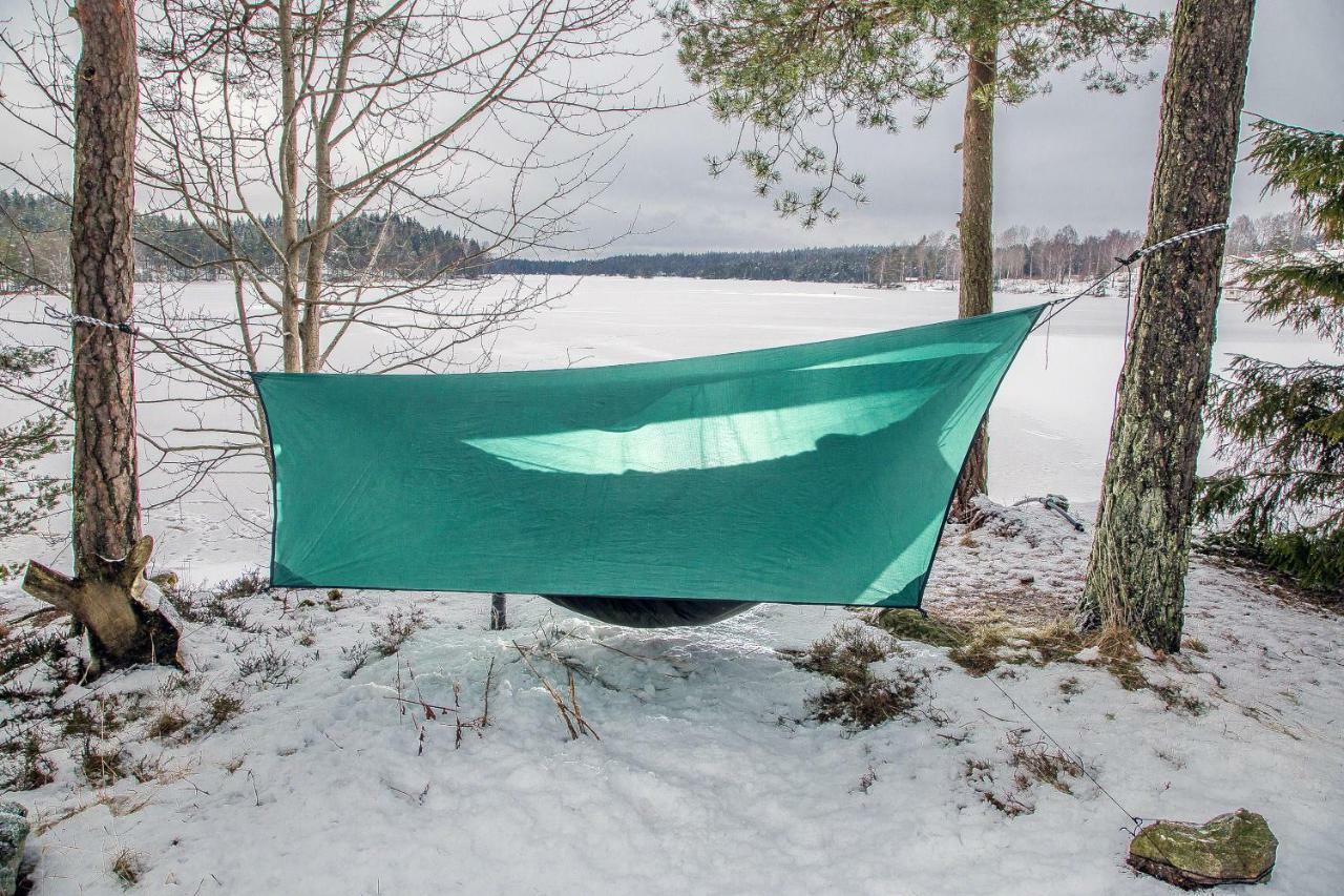 Comfortable Cottage At Scenic Lake Landvetter Buitenkant foto